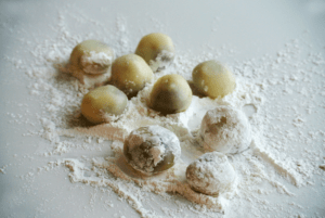 foodblog, fit essen, TCM Rezepte, besser essen, glutenfrei, Klebreis Bällchen, Powidl, Mohn, sticky rice ball