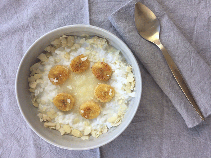 warmes Frühstück - Mandel-Reis-Congé foodblog, fit essen, TCM Rezepte, besser essen, glutenfrei, warmes Frühstück, Congé, Apfelkompott, Milchreis